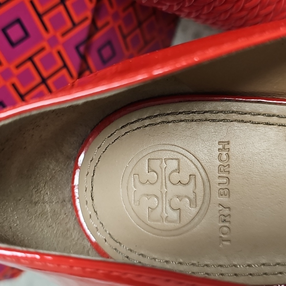 Chic Red Designer Women's Heels - Picture 8 of 12